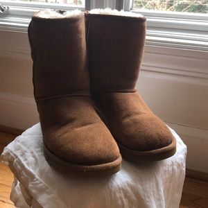 UGG classic tan boots size 9 women